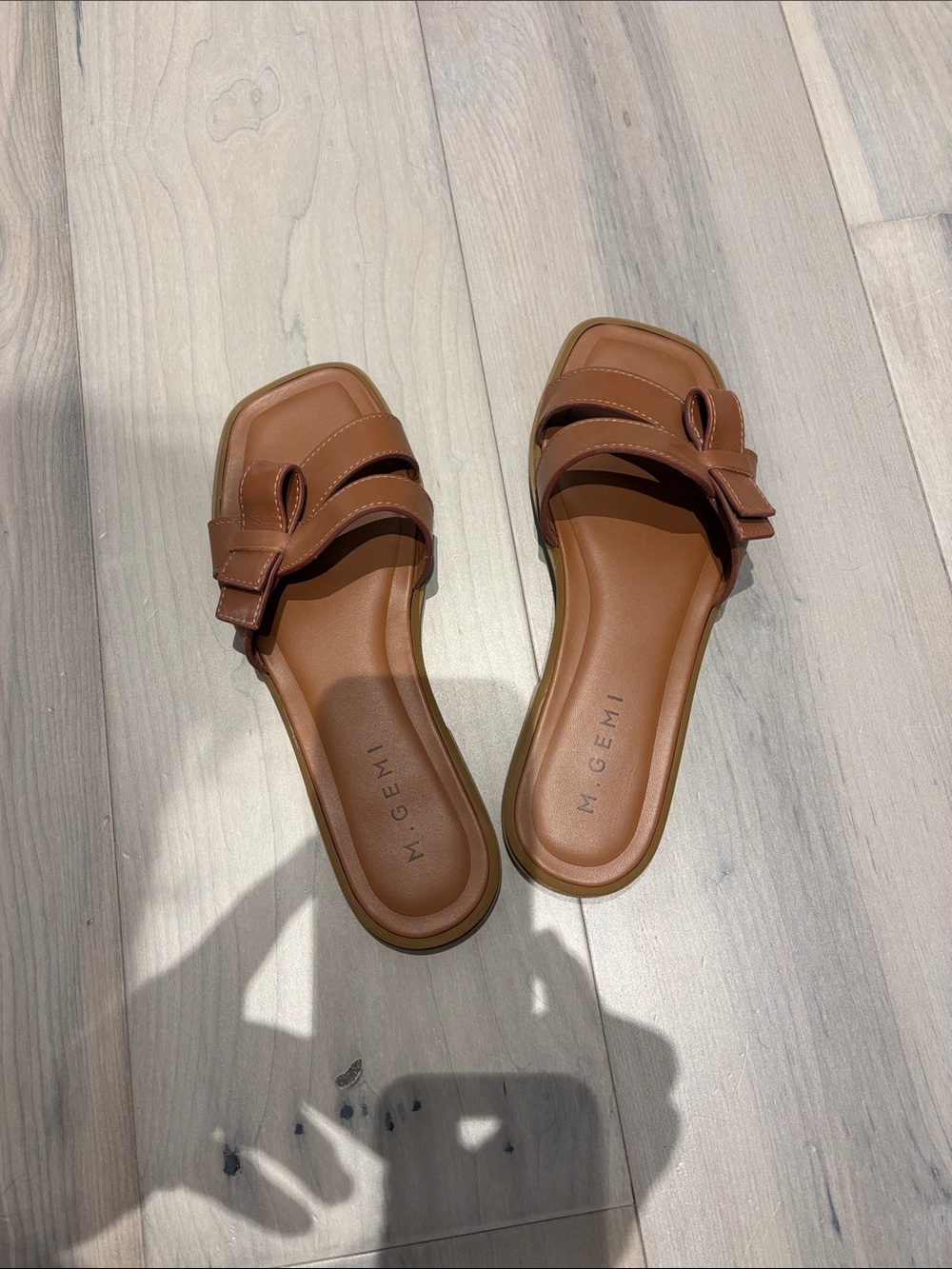M. Gemi Cognac Leather Knot-Detail Slide Sandals